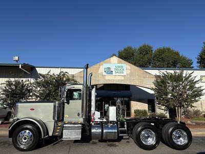 Peterbilt 389 Day Cab Truck - Paccar 510HP, 10 Speed Manual