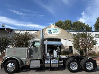 Peterbilt 389 Day Cab Truck - Paccar 510HP, 10 Speed Manual
