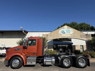 Peterbilt 579 Day Cab Truck - Detroit 500HP, Manual