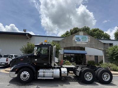 Peterbilt 579 Day Cab Truck - Cummins 425HP, 10 Speed Ultrashift Amt