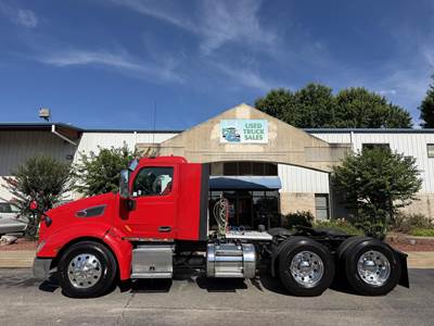 Peterbilt 579 Day Cab Truck - Detroit 500HP, 10 Speed Manual