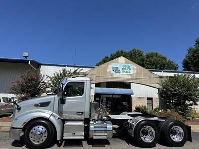 Peterbilt 579 Day Cab Truck - Detroit 500HP, 10 Speed Manual