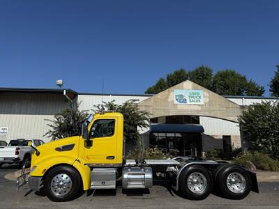 Peterbilt 579 Day Cab Truck - Detroit 500HP, 10 Speed Manual