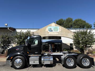 Peterbilt 579 Day Cab Truck - Detroit 500HP, 13 Speed Manual