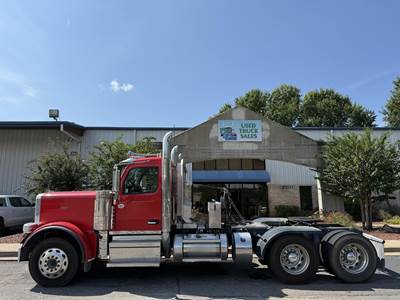 Peterbilt 589 Day Cab Truck - Paccar 510HP, 18 Speed Automatic