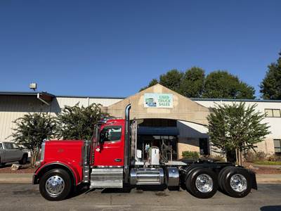 Peterbilt 589 Day Cab Truck - Paccar 510HP, 18 Speed Automatic