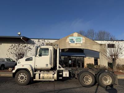 Western Star 4700 Day Cab Truck - Detroit 470HP, 10 Speed Manual