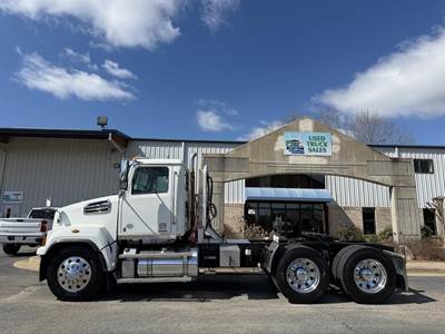 Western Star 4700 Day Cab Truck - Detroit 470HP, 10 Speed Manual