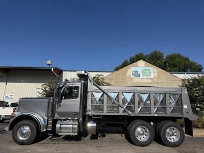 Peterbilt 589 Dump Truck - Cummins 565HP, 18 Speed Ultrashift Plus Amt