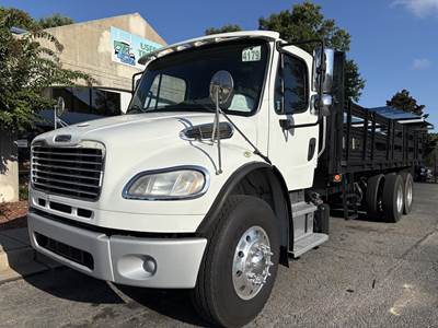 2014 Freightliner M2 100 Flatbed Truck - Flatbed / Platform Body
