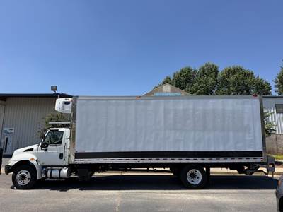 International DuraStar 4300 26 ft Refrigerated Truck - 240HP, 6 Speed Allison Hs Automatic, Carrier, Multi-Temp, Liftgate