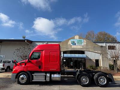 Freightliner Cascadia 116 Sleeper Semi Truck - 42" Flat Top Sleeper, Detroit 450HP, 12 Speed Dt12 Automatic