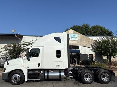 Freightliner Cascadia 125 Sleeper Semi Truck - Raised Roof Sleeper, Detroit 475HP, Amt