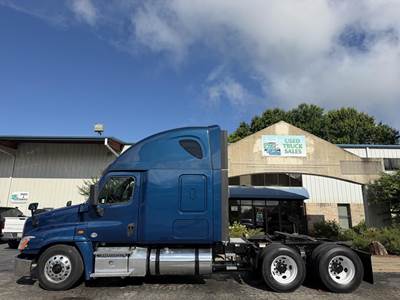 Freightliner Cascadia 125 Sleeper Semi Truck - 70" Raised Roof Sleeper, Cummins 450HP, 10 Speed Autoshift Automatic