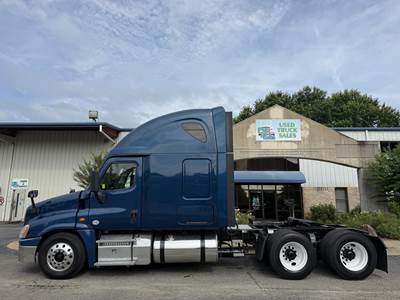 Freightliner Cascadia 125 Sleeper Semi Truck - 70" Raised Roof Sleeper, Cummins 450HP, 10 Speed Autoshift Automatic