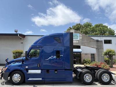 Freightliner Cascadia 126 Sleeper Semi Truck - 72" Raised Roof Sleeper, Detroit, 12 Speed Dt12 Amt