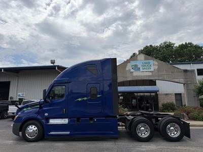 Freightliner Cascadia 126 Sleeper Semi Truck - Detroit 400HP, 12 Speed Dt12 Amt