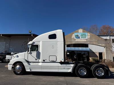 Freightliner Columbia 120 Sleeper Semi Truck - 70" Raised Roof Sleeper, Detroit 500HP, 10 Speed Manual
