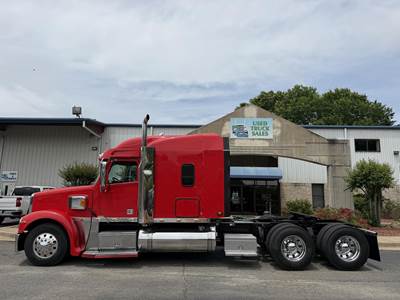 Freightliner Coronado 132 Sleeper Semi Truck - 80" Mid Roof Sleeper, Detroit 500HP, 13 Speed Manual