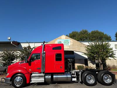 2020 Kenworth T680 Sleeper Semi Truck