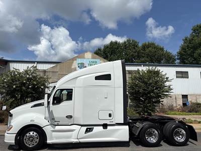 Kenworth T680 Sleeper Semi Truck - 76" Raised Roof Sleeper, Cummins, 10 Speed Manual