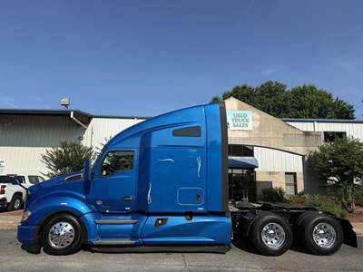 Kenworth T680 Sleeper Semi Truck - 76" Raised Roof Sleeper, Cummins, 12 Speed Endurant Amt