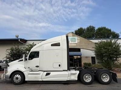 Kenworth T680 Sleeper Semi Truck - 72" Raised Roof Sleeper, Paccar 455HP, 12 Speed Amt