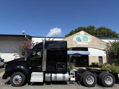 Kenworth T880 Sleeper Semi Truck - 76" Mid Roof Sleeper, Cummins 450HP, 12 Speed Endurant Automatic