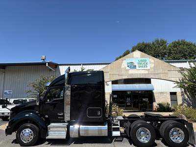 Kenworth T880 Sleeper Semi Truck - 76" Mid Roof Sleeper, Cummins 450HP, 12 Speed Endurant Automatic