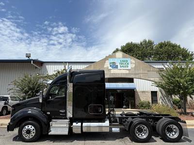 Kenworth T880 Sleeper Semi Truck - 76" Mid Roof Sleeper, Cummins 500HP, 12 Speed Endurant Automatic