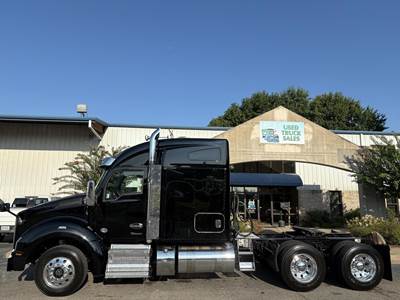 Kenworth T880 Sleeper Semi Truck - 76" Mid Roof Sleeper, Cummins 500HP, 12 Speed Endurant Automatic