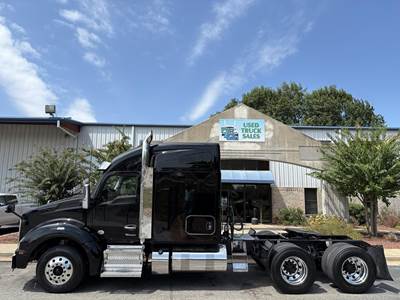 Kenworth T880 Sleeper Semi Truck - 76" Mid Roof Sleeper, Paccar 455HP, 12 Speed Endurant Automatic