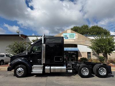Kenworth T880 Sleeper Semi Truck - 76" Mid Roof Sleeper, Paccar 455HP, 12 Speed Endurant Automatic