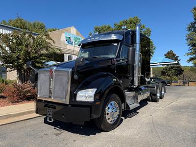 Kenworth T880 Sleeper Semi Truck - 76" Mid Roof Sleeper, Paccar 455HP, 12 Speed Endurant Automatic