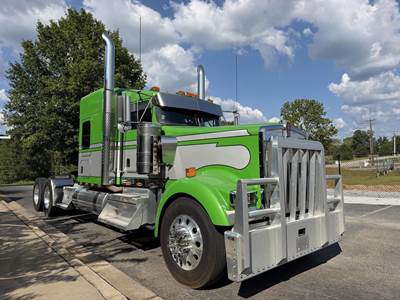 Kenworth W900 Sleeper Semi Truck - 70" Flat Top Sleeper, Cummins 565HP, 18 Speed Manual