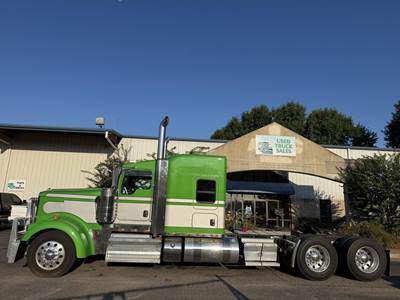 Kenworth W900 Sleeper Semi Truck - 70" Flat Top Sleeper, Cummins 565HP, 18 Speed Manual