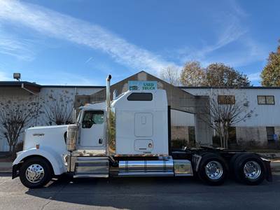 Kenworth W900L Sleeper Semi Truck - 70" Raised Roof Sleeper, Cummins 475HP, 18 Speed Manual