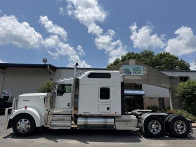 Kenworth W900L Sleeper Semi Truck - 86" Raised Roof Sleeper, Caterpillar 550HP, 18 Speed Manual