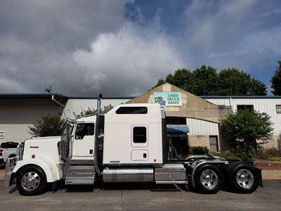 Kenworth W900L Sleeper Semi Truck - 86" Raised Roof Sleeper, Caterpillar 550HP, 18 Speed Manual