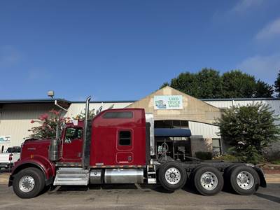 Kenworth W900L Tri Axle Sleeper Semi Truck - 86" Raised Roof Sleeper, Cummins 605HP, 18 Speed Manual