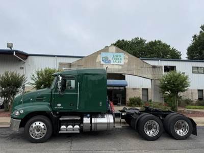 Mack Pinnacle CXU613 Sleeper Semi Truck - 40" Flat Top Sleeper, MP8 415HP, 12 Speed M Drive Automatic