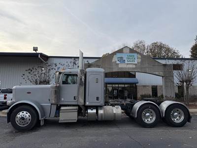 Peterbilt 389 Sleeper Semi Truck - 44" Flat Top Sleeper, Cummins 565HP, 18 Speed Manual