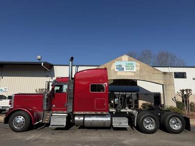 Peterbilt 389 Sleeper Semi Truck - 70" Mid Roof Sleeper, Cummins 565HP, 18 Speed Manual
