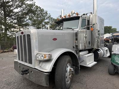 Peterbilt 389 Sleeper Semi Truck - 36" Flat Top Sleeper, Cummins 565HP, 18 Speed Manual