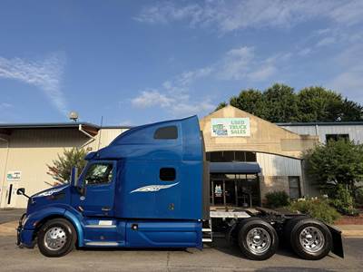 Peterbilt 579 Sleeper Semi Truck - Raised Roof Sleeper, Paccar 455HP, 12 Speed Amt
