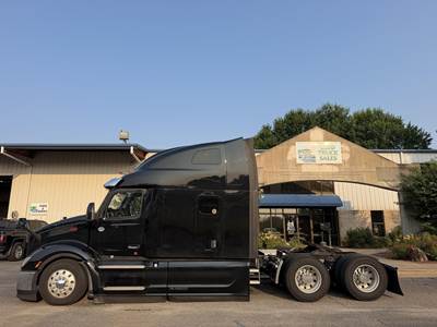Peterbilt 579 Sleeper Semi Truck - Raised Roof Sleeper, Cummins 450HP, 12 Speed Endurant Amt