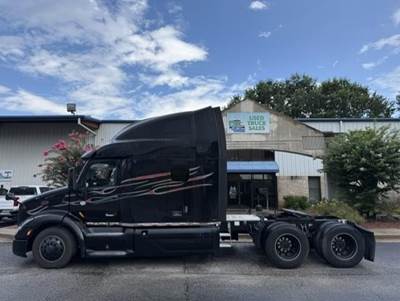 Peterbilt 579 Sleeper Semi Truck - 80" Raised Roof Sleeper, Paccar 510HP, 12 Speed Amt