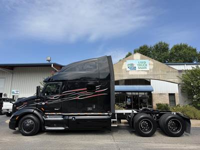 Peterbilt 579 Sleeper Semi Truck - 80" Raised Roof Sleeper, Paccar 510HP, 12 Speed Amt