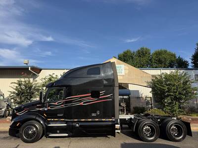 Peterbilt 579 Sleeper Semi Truck - 80" Raised Roof Sleeper, Paccar 510HP, 12 Speed Amt