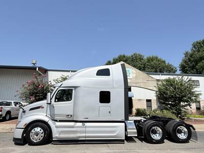 Peterbilt 579 Sleeper Semi Truck - 80" Raised Roof Sleeper, Paccar 455HP, 12 Speed Amt